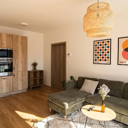 Riverside - Dita 公寓 弗尔赫拉比